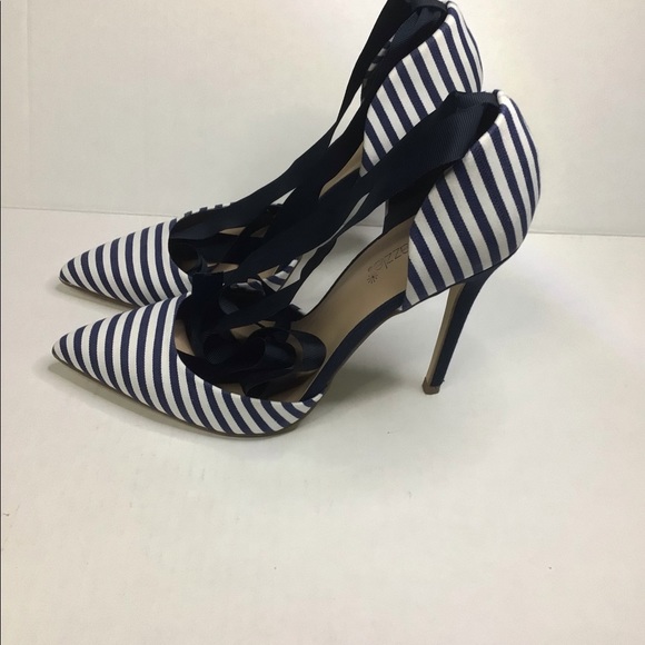Shoe Dazzle blue/white Alexandria wrap high heels. - Picture 4 of 7